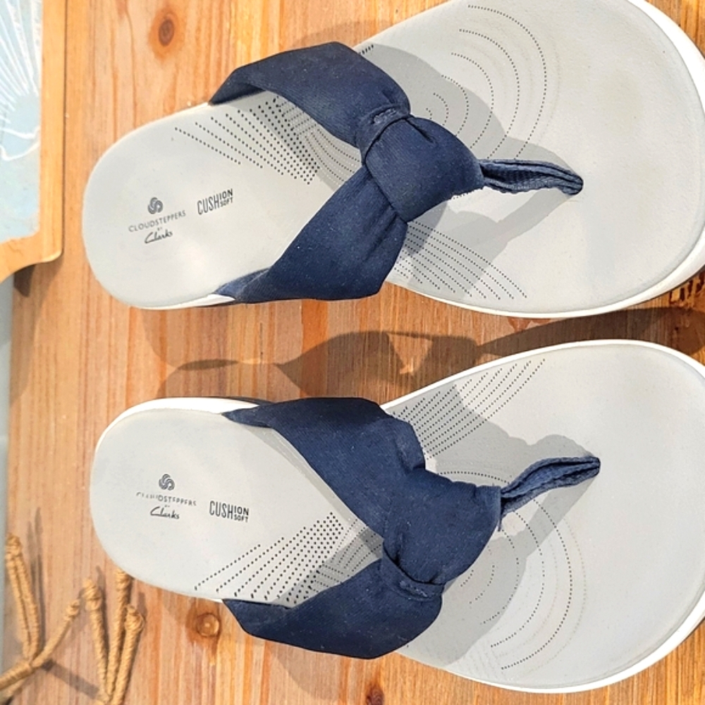 Clarks Women's Navy Sandals